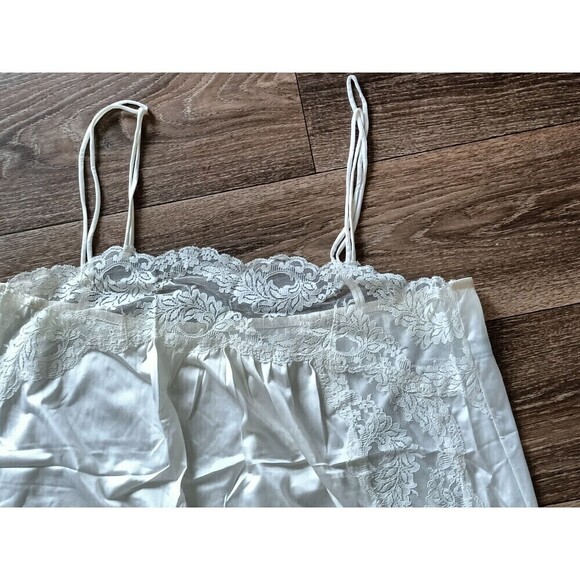 Lorraine Full Slip  Gown Size Large Off White Lace Trim Nylon 45" long  Slit USA - Picture 14 of 16